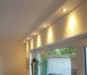 Moderne Beleuchtung mit LED Spots für die Decke im Wohnzimmer