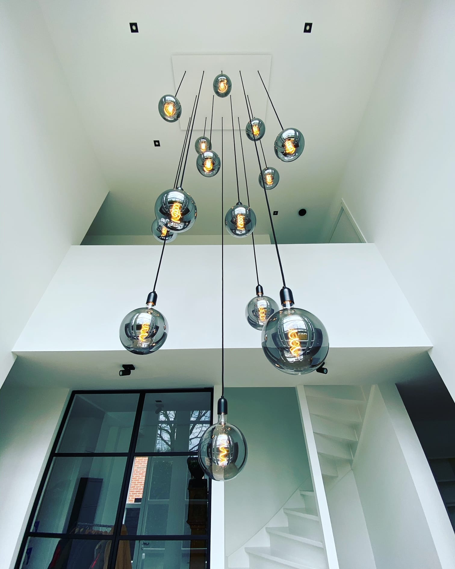 Stilvolle Esstisch Lampe für hohe Decken: Perfekte Beleuchtungslösung für Ihren Wohnraum