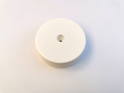 Innovative Deckenlampe mit stilvoller Kabelabdeckung
